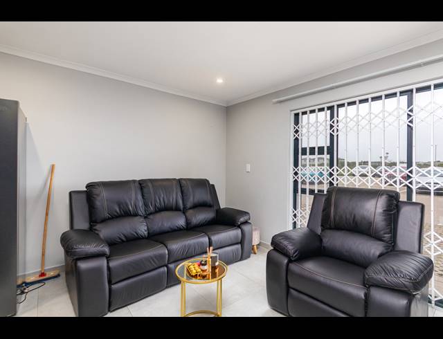 3 BEDROOM APARTMENT TO LET IN PARKLANDS